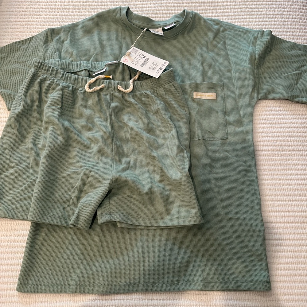 Brand new tag still on Zara Unisex waffle pajamas for kids size 13-14